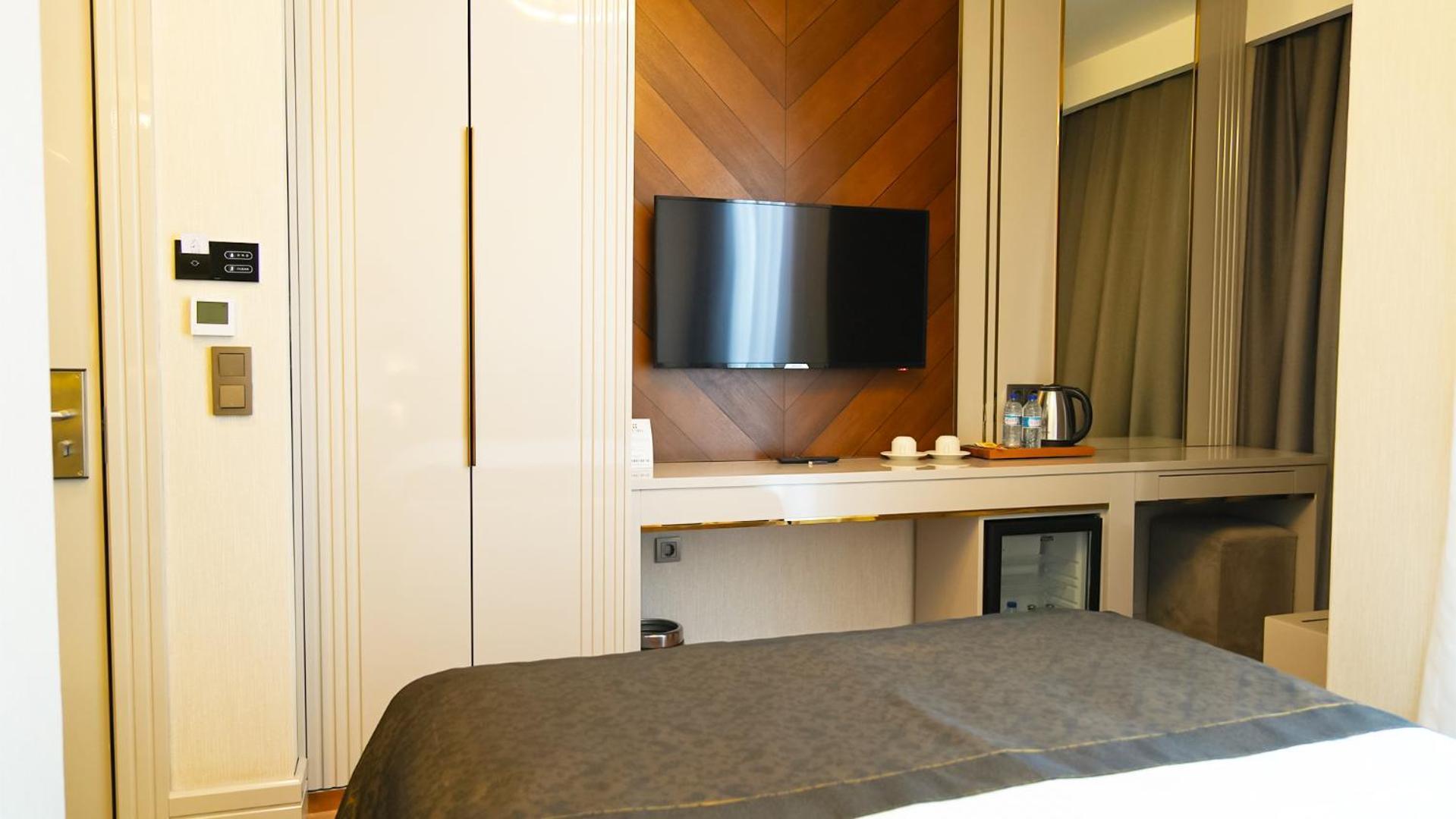 Sky Hill Otel 4*
