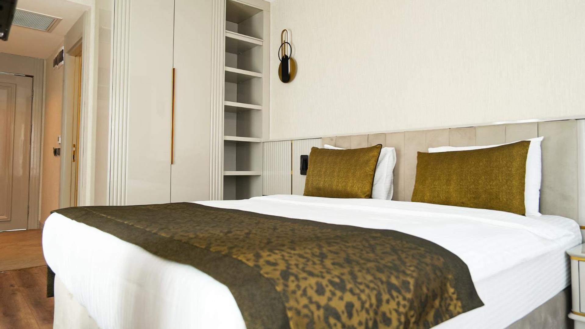 Sky Hill Otel