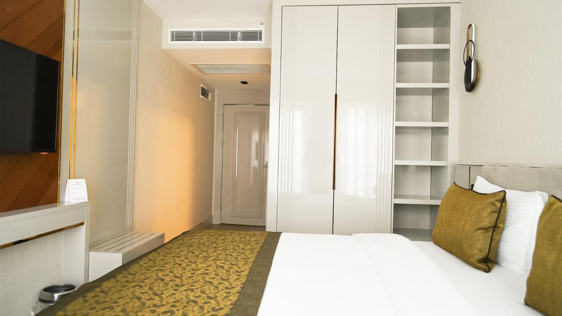 Sky Hill Otel 4*