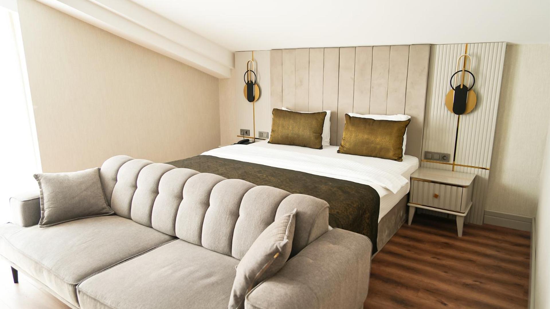 Sky Hill Otel 4*